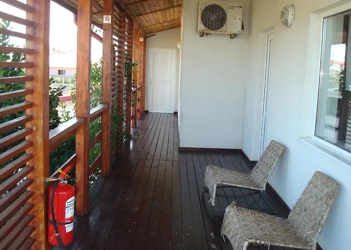 Pension Oasis 3* كوستِنيست